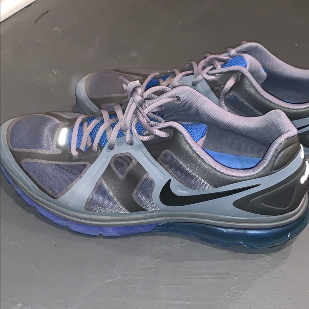 Grey and Blue Nike Airmax Tennis Shoes